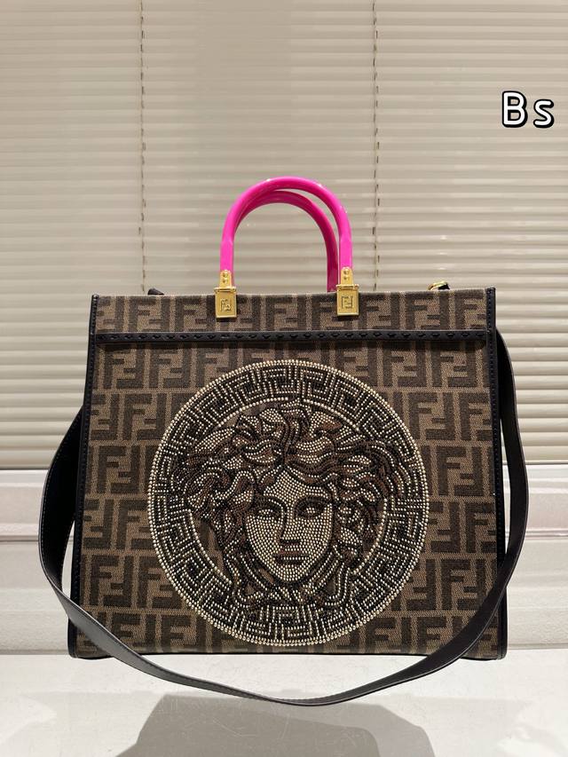 Cowhide version Size: Large 35 30cm Fendi Peekabo Shopping Bag by Versace Classi