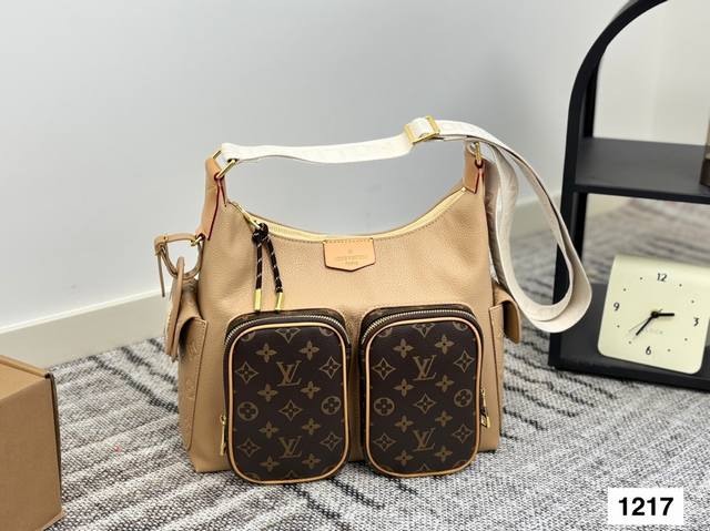 Lv tote bag The texture is very high-end The capacity is super large and very du