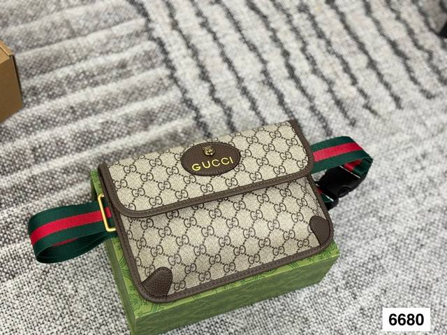 Gift box packaging Gucci tiger head waist bag shoulder bag A very stylish fashio