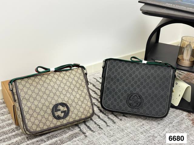 Gucci new single-shoulder messenger bag for men, the whole bag is made of import