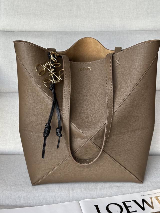 Original leatherSmall Puzzle Tote Taupe25.5-14.5-31.5 Koala charm Order separate