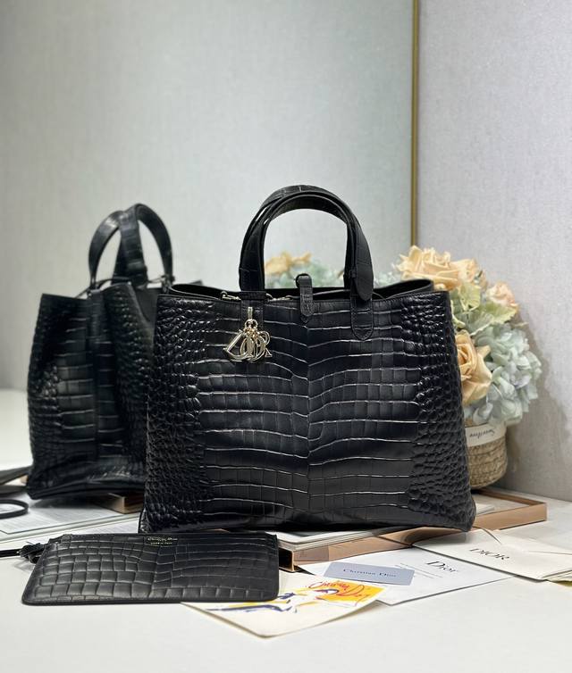 authentic, high version Diortoujours handbag [crocodile pattern black large siz