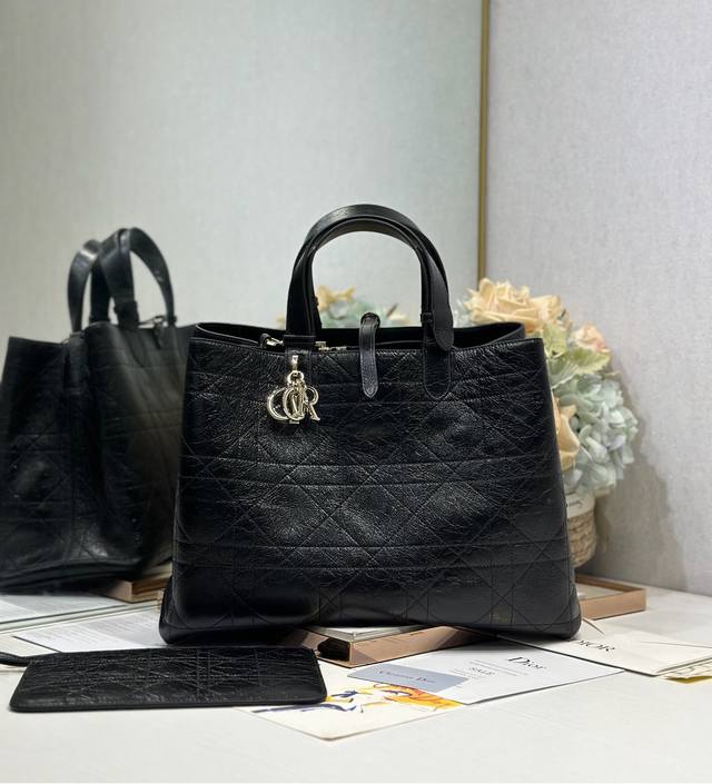 Authentic, high version Diortoujours handbag [Pleated black large size] This Di