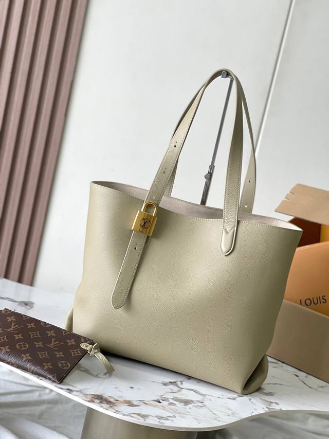 Super Mb chip version original leather This Low Key Cabas medium handbag is wrap