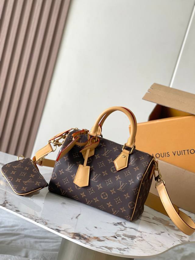 Super Mb chip version original leather Bandouliere 25 handbag comes from Pharrel
