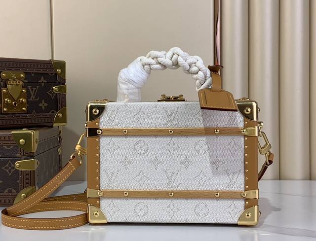 Top original Handle Trunk handbag M14440 White This Handle Trunk handbag is mad