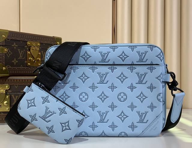 Top original Trio messenger bag M46602 M14781 light blue embossed This Trio mes