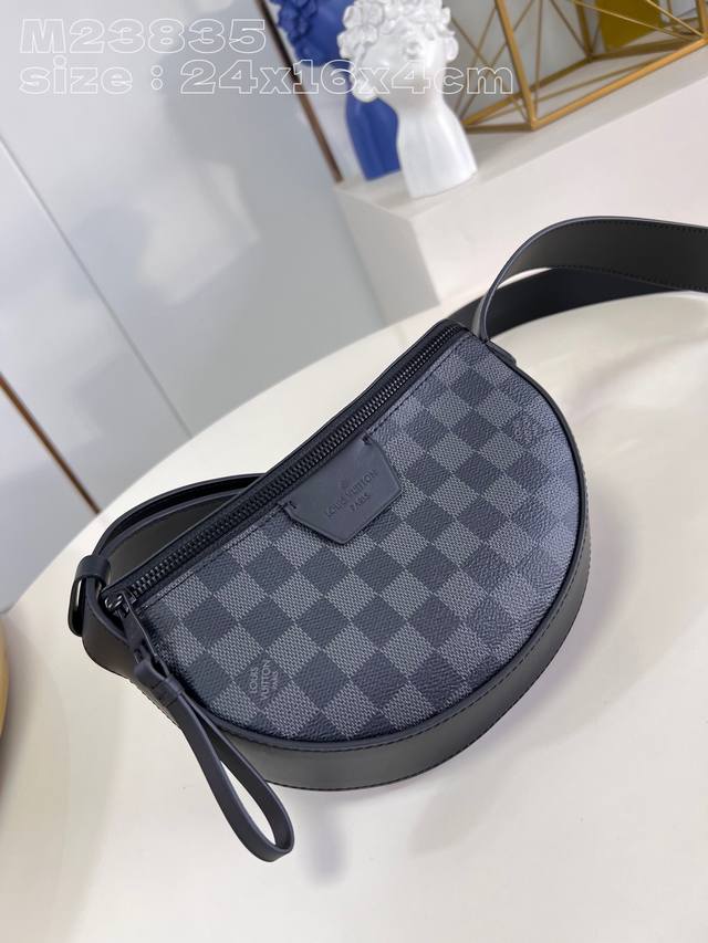 Top original single home shot M23835 black grid This Lv Moon Crossbody handbag