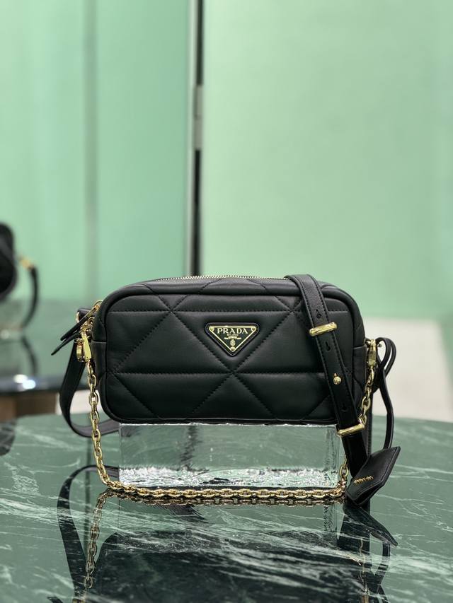 New Diamond Camera Bag This diamond camera bag is made of imported lambskin. Co