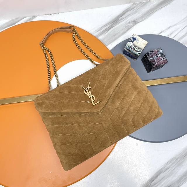 The bag suitable for winter is here, and it is coming to you with warmth! The li