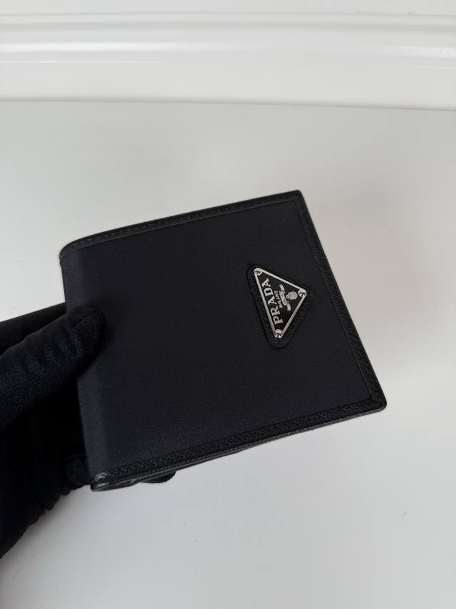 P Men's short wallet, black, model 513, made of cross-grain cowhide + nylon fabr