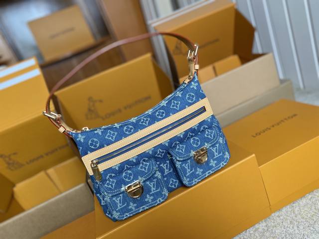 Top original M44464 blue second-hand limited edition. Denim elements are timele