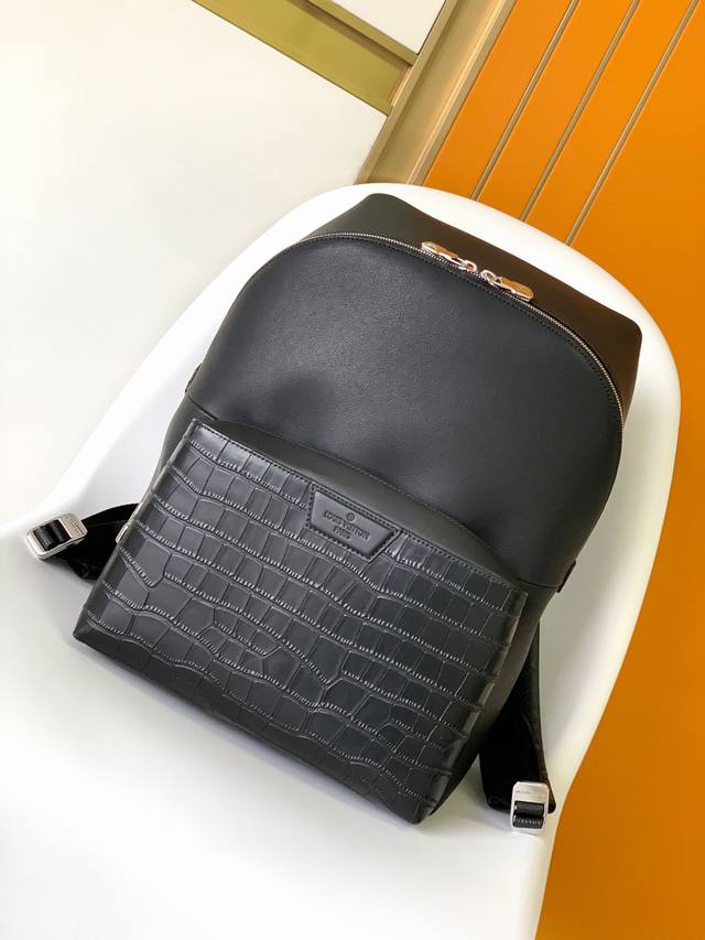 New M33458 Alligator pattern leather black top original Discovery small backpac