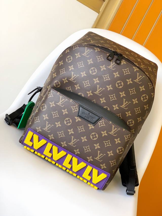 Top original model number M57965 Discover Backpack Monogram This autumn series D