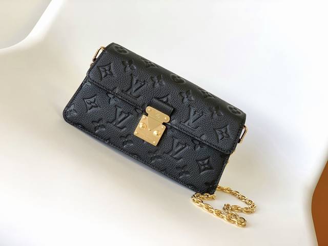 Pm82637BlackM82836WhiteWallet On ChainMetis Chain handbag made of grained Mjs Mo