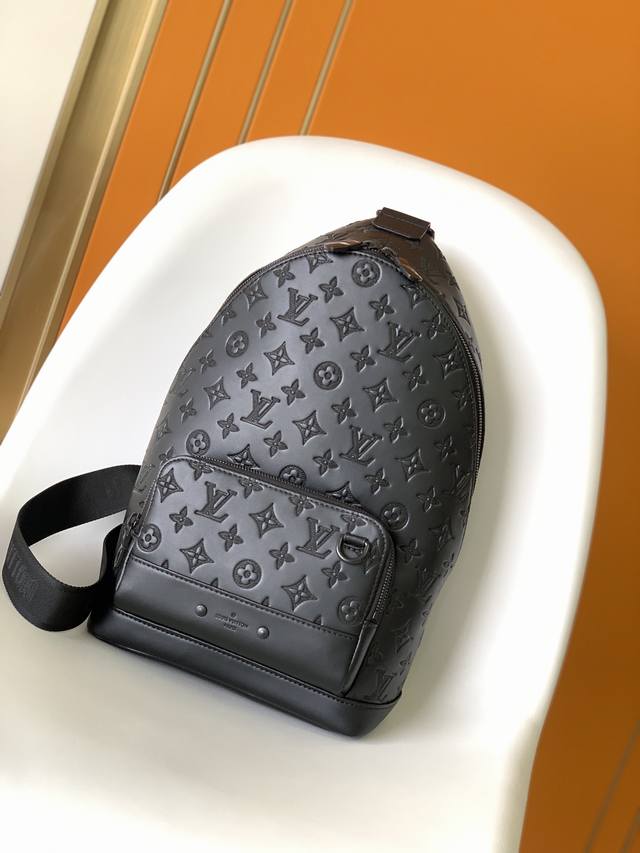 Top original M46107 Racer shoulder bag exudes the elegance of Monogram Shadow l