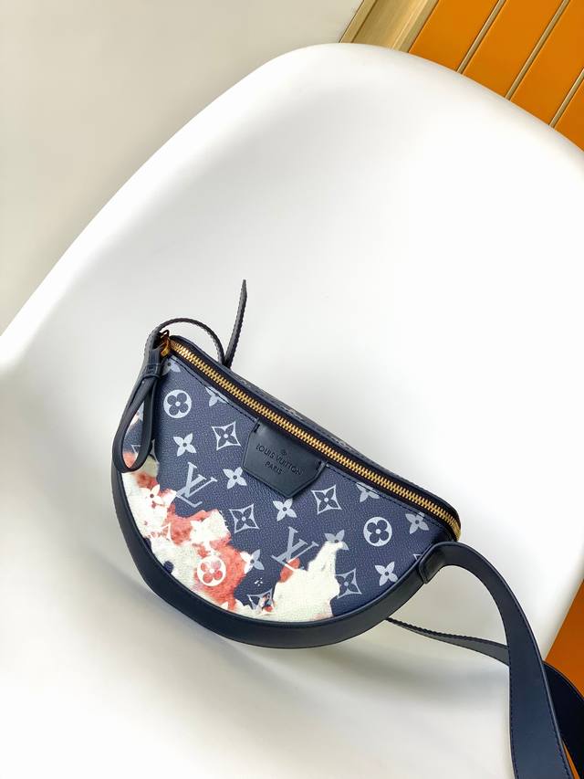M23836 Flame Top Original Lv Moon Crossbody Handbag uses soft coated canvas to a