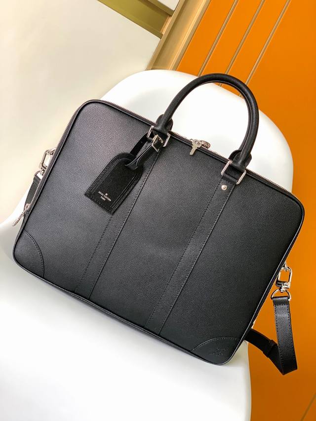 M30967Black Full Leather Crossgrain Handbag Briefcase Series This Zly Voyage Lar