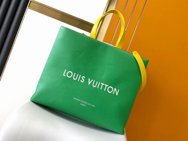 M24457 Yellow Green Blue Top Original This Shopper Medium Handbag draws inspirat