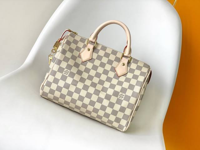 N41371 N41370 N41369The Speedy 25 30 35 is made of soft Damier Azur canvas, an e