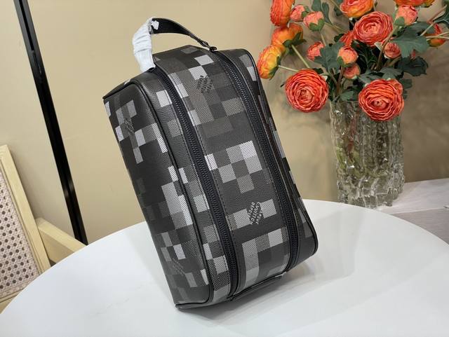 Top original replica exclusive real shot Dopp Kit toiletry bag cosmetic bag M444