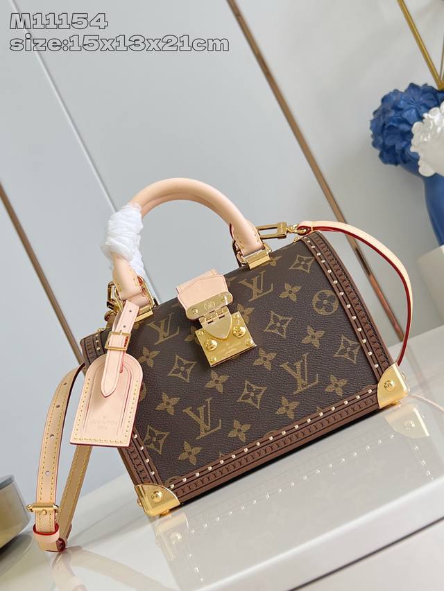 Top original home photo M11154 This Iconic Speedy 20 handbag has all the elemen
