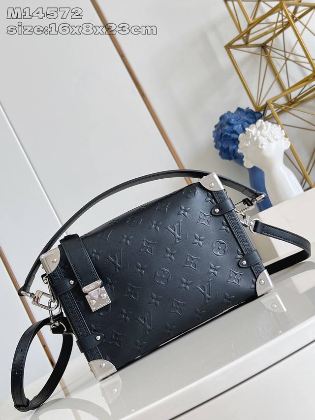 Top original home photo M14572 This Side Trunk medium handbag is from the Monog