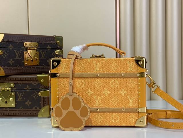 Top original replica exclusive real shot Handle Trunk handbag M12458 Yellow flow