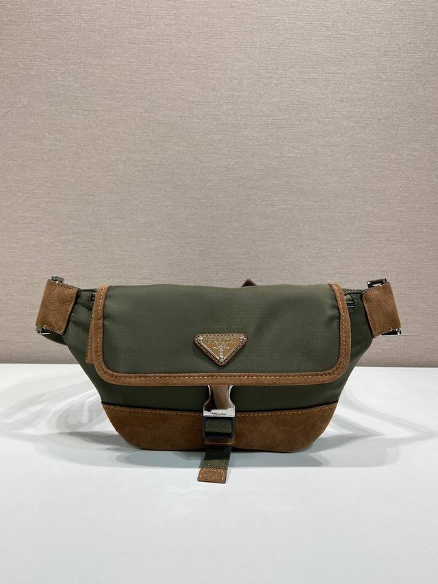 Special Edition New Waist Bag 2Vh176 Musk Green This versatile and fashionable s