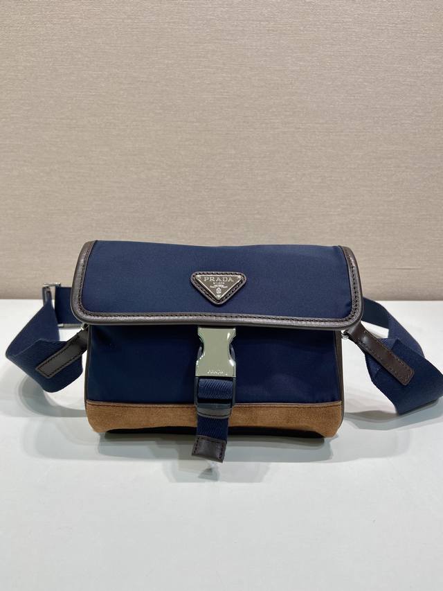 Super version new mini messenger bag 2Zh108 new color The mini messenger bag is