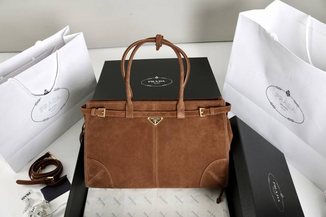 Running volume price Introduction: Lussolf waxed leather large size, this practi