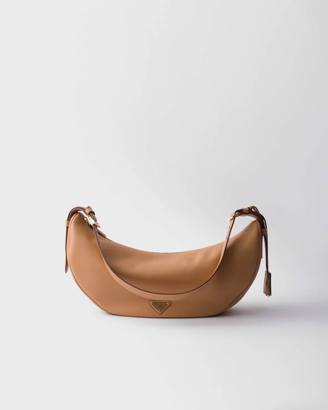 Running volume price Introduction: The new underarm bag has detachable and adju