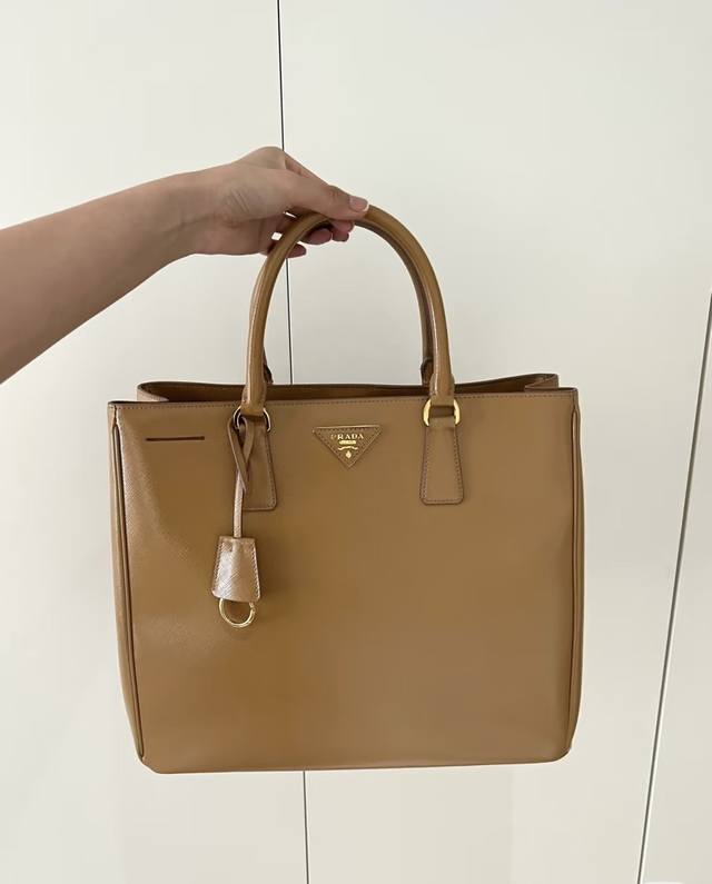 Running volume price Introduction: This leather double handle detachable and ad