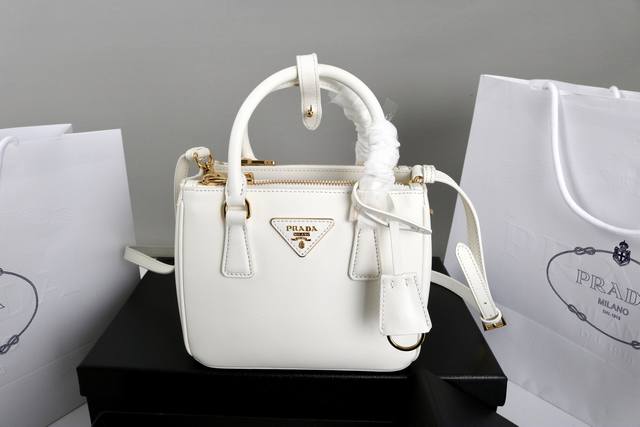 Running volume price Introduction: This new Mini killer bag has leather double