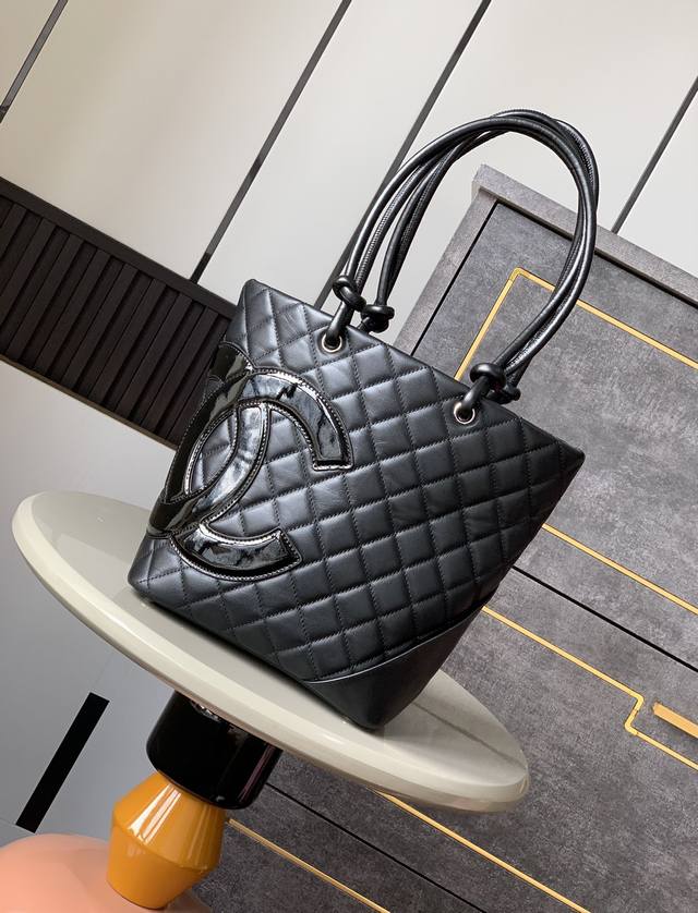 Large black with patent leather basket Ohanel Kangpeng panda color underarm bag