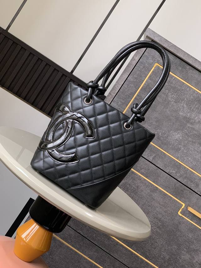Mini Black with Patent Leather Ohanel Kangpeng Basket Handbag Blooms on the fash