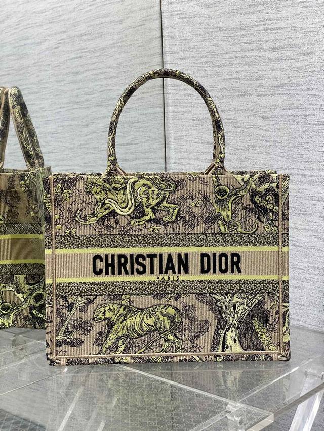 Tote tiger embroidery latest earthy yellow color, advanced color matching, exqui