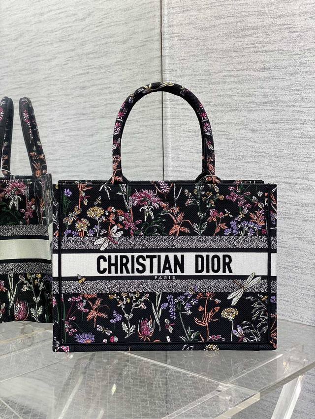 Medium size in stock Tote latest dragonfly and bee series embroidery pattern, be
