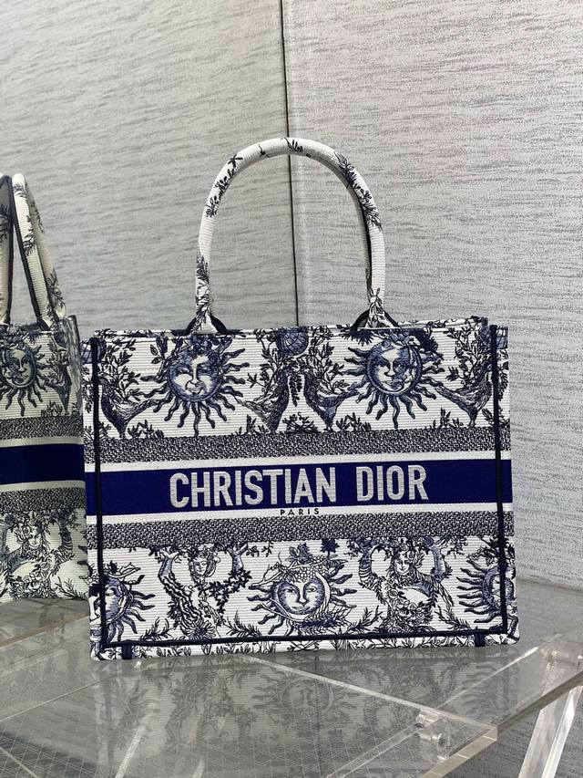 Medium size in stock Tote latest sun natural element embroidery, elegant and atm