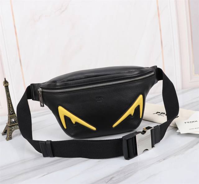 Brand: Fendi Style: Yellow F chest bag Item number: 268568 Color: Black + Lemon