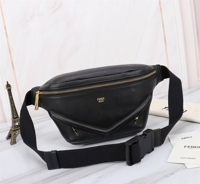 Brand: Fendi Style: Pride Chest Bag Item No.: 268568 Color: Black Size: Upper Wi