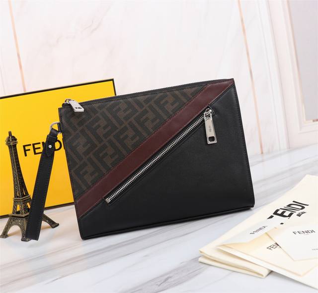 Brand: Fendi Style: PVC brown men's bag Item No.: 368568 Color: Black Material: