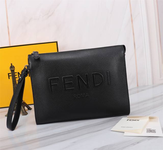 Brand: Fendi Style: Men's bag with large embossed label Item No.: 368568 Color:
