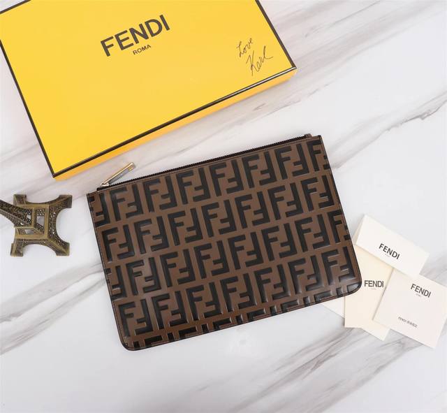 Brand: Fendi Fendi Model: Silk-screen and steel-printed handbag Item number: 16