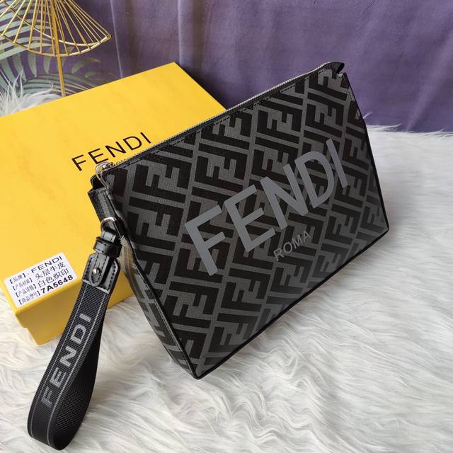 Style 7Va564 Black silk-screen clutch with internal compartments, zipper closur