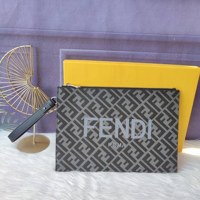 Style 7N0126 Large black silk-screen clutch with two compartments and removable