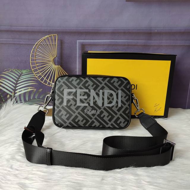 Style No. F7M0286 Black flower silk screen, leather back, compact shoulder bag,