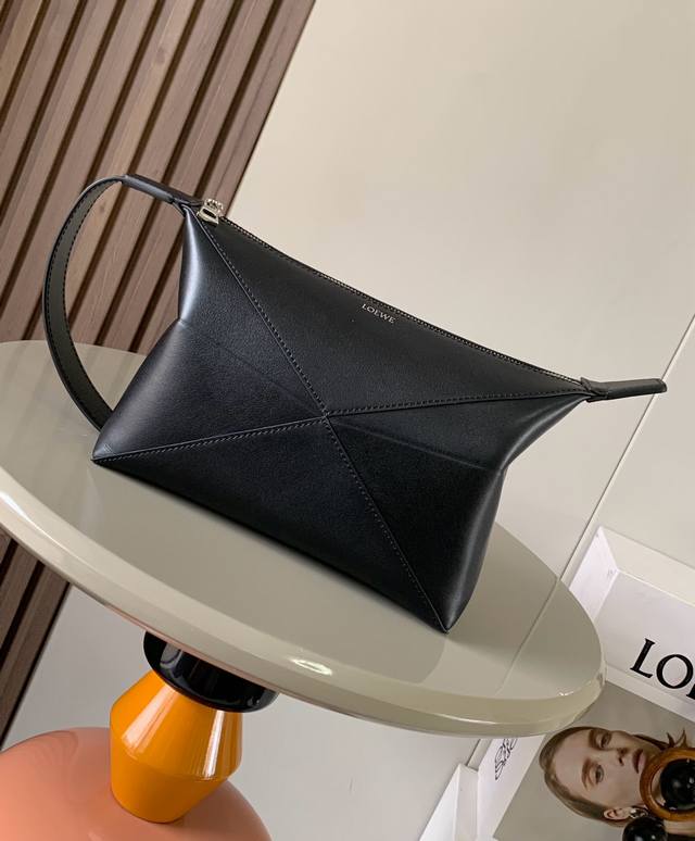New shiny cow leather Puzzle Fold shiny cow leather toiletry bag draws inspirat