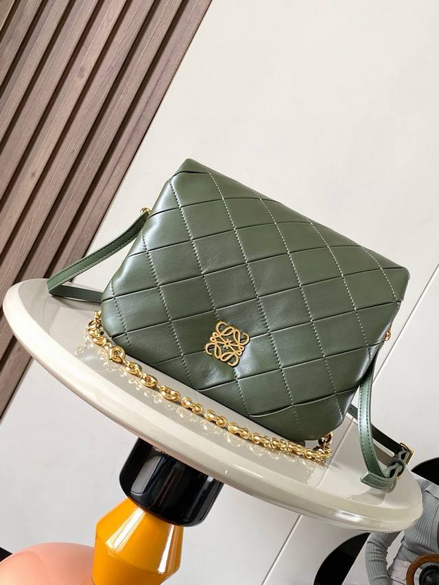 Puffer Goya handbag in shiny nappa leather Puffer Goya is inspired by the Goya a