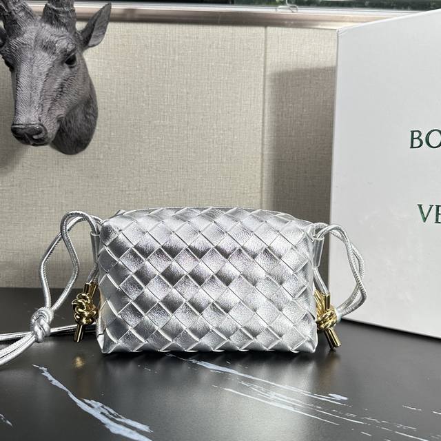 Model: 6009-1 Loop woven small square bag metal knot Camera Bag Bv's existing st
